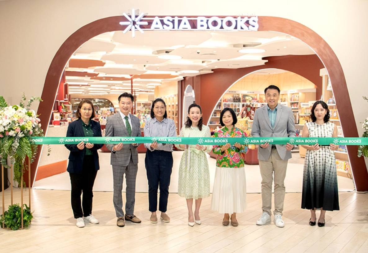 Asia Books เปิดแฟลกชิปสโตร์สาขาใหม่ “ไอคอนสยาม”  ร้านหนังสือภาษาอังกฤษใหญ่ที่สุดของกรุงเทพ ฯ ย่านธนบุรี  ชูคอนเซ็ปต์ “ป่าแห่งหนังสือและจินตนาการ”