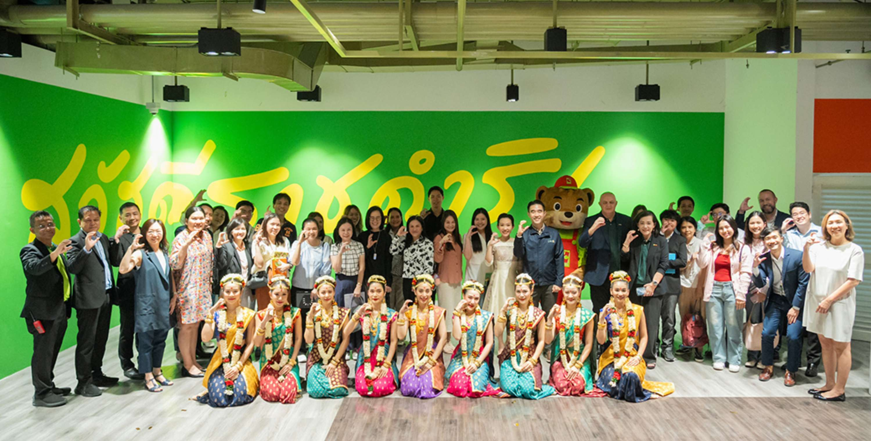 กลุ่มบีเจซี บิ๊กซี ต้อนรับนักลงทุน – นักวิเคราะห์ แลกเปลี่ยนมุมมองธุรกิจ พาทัวร์บิ๊กซี ราชดำริ ชูจุดขายใหม่ Thailand Bazaar