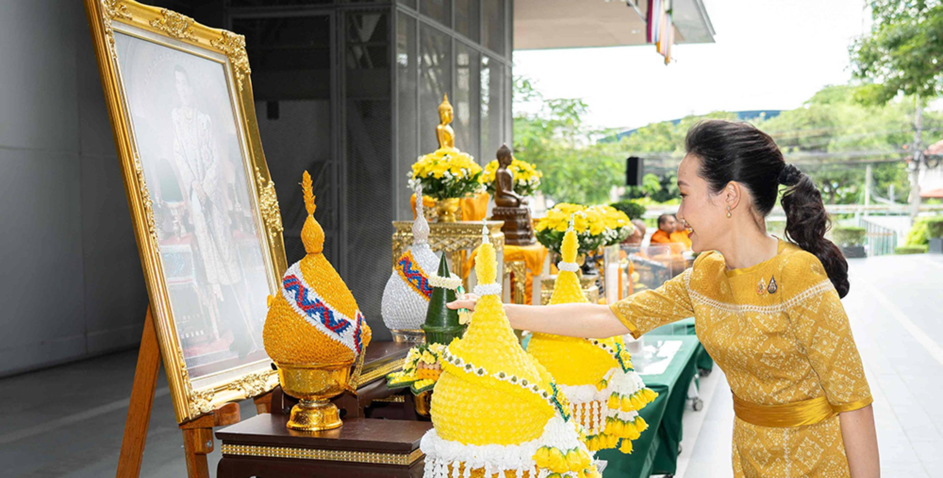 กลุ่มบีเจซี บิ๊กซี จัดพิธีทำบุญเพื่อถวายเป็นพระราชกุศลแด่พระบาทสมเด็จพระเจ้าอยู่หัว  เนื่องในโอกาสมหามงคลเฉลิมพระชนมพรรษา ๗๓ พรรษา